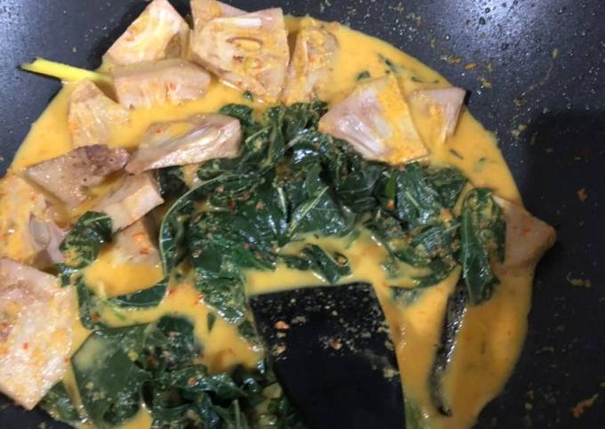 Ini dia! Resep gampang buat Gulai Nangka Daun Ubi
#rabubaru dijamin lezat