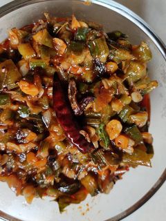 பீர்க்கங்காய் காரக்கறி (Peerkankaai kaara kari recipe in tamil) செய்முறை முக்கிய புகைப்படம்