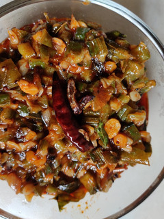 பீர்க்கங்காய் காரக்கறி (Peerkankaai kaara kari recipe in tamil) செய்முறை முக்கிய புகைப்படம்