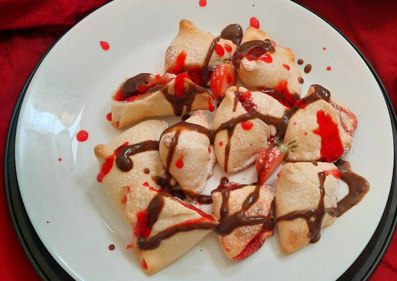 Strawberry Stuffed Baked Samosa with Chocolate Ganache