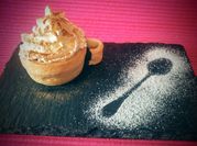 Una foto de mousse de chocolate y claras de huevo
