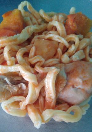 Una foto de Fideos caseros con salsa! 🍝