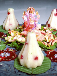 ટૂટી ફુટી મોદક(tutti frutti modak recipe in gujarati) રેસીપી મુખ્ય ફોટો