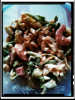 Una foto de Ensalada de surimi y langostino