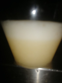 Una foto de Licuado de banana y durazno 🍌🍑