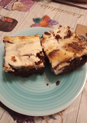Φωτογραφία της συνταγής Brownie σοκολάτας με γιαούρτι & επικάλυψη κρέμας τυριού