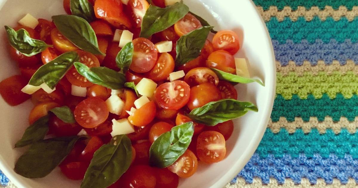 Ensalada Tomates Cherry Queso Cabra Y Albahaca Receta De Polipocket