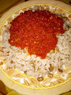 A picture of Shinkafa da wake with stew.