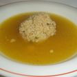 Pelotas de carne picada con caldo de cocido