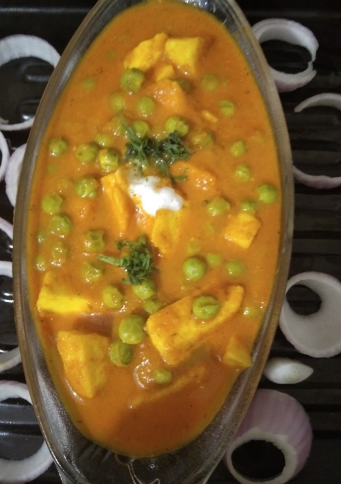 A picture of Mutter paneer.