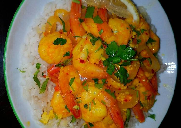 Recipe of Speedy Mike&#39;s Sautéed Garlic Lemon &amp; Saffron Shrimp Over Rice