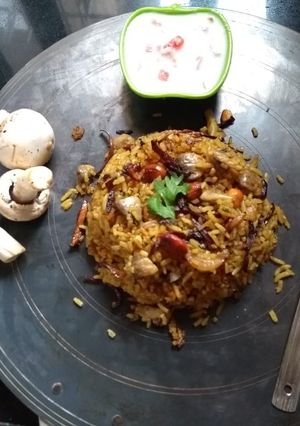 A picture of Smoky mushroom biryani.