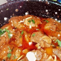 A picture of Makhmali chicken karahi.