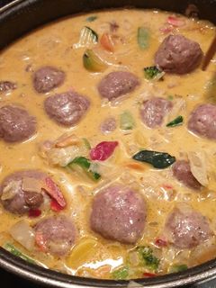 Una foto de Albóndigas a la crema asiática