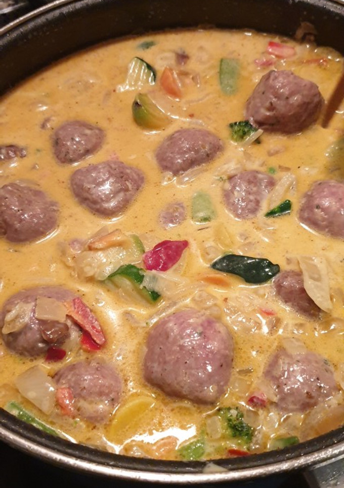 Una foto de Albóndigas a la crema asiática