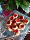 Pepas de mascabo y dulce de ciruela