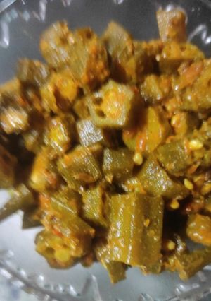 मसाला भिन्डी (Masala Bhindi recipe in hindi) रेसिपी मुख्य फोटो