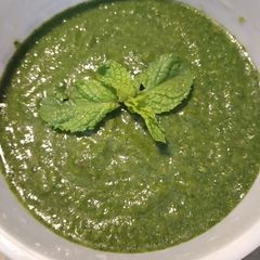 A picture of Hara dhania imli chutney.