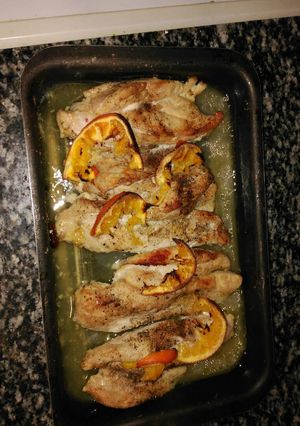 Una foto de Pechugas a la naranja al horno