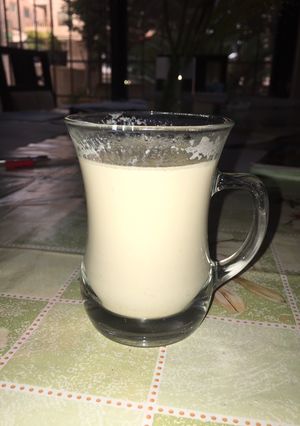 صورة لوصفة شوكولاتة بيضاء ساخنة