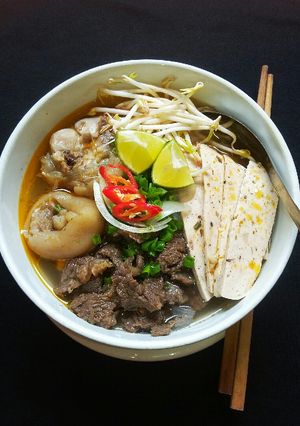 Hình của món Bún bò Huế.