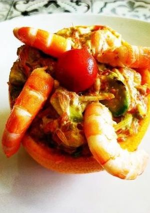 Une photo de Pamplemousse crevettes et avocat