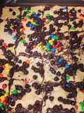 Brownies rubios con chispas y m&m's