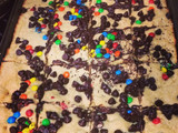 Brownies rubios con chispas y m&m's