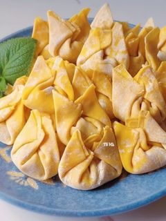 Hình của món Hoành thánh.