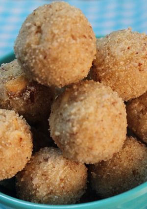 A picture of Coconut Rava Laddoo.
