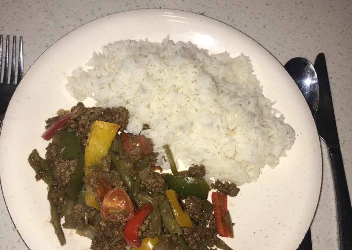 Salteado de verduras con carne molida