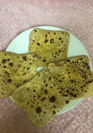 ચીઝ પરોઠા(Cheese paratha Recipe in Gujarati) રેસીપી મુખ્ય ફોટો