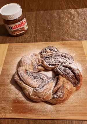 O poză a rețetei Coroniță cu Nutella 🍫.