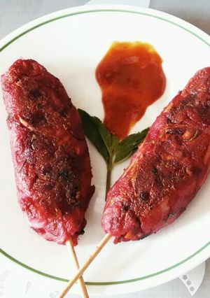 A picture of Beetroot kebabs.