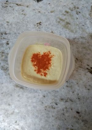 Una foto de Hummus rápido con toque personal! 😉