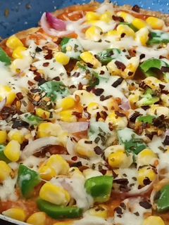 ऑमलेट पिज़्ज़ा (Omelette pizza recipe in hindi) रेसिपी मुख्य फोटो