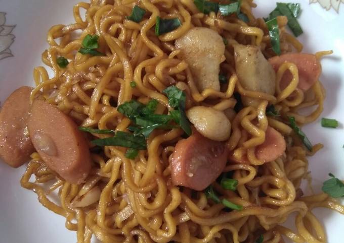 Resep Mie Goreng bakso sosis oleh Kiki Ananda - Cookpad