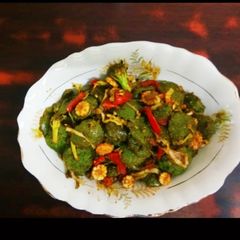 A picture of Chinese Green Idlies.