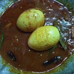 A picture of Egg curry.