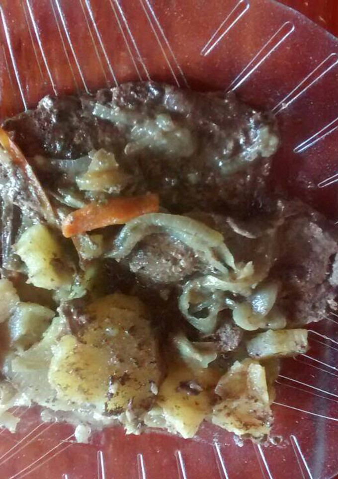 Una foto de Bifes de hígado con cebolla y batata🍖