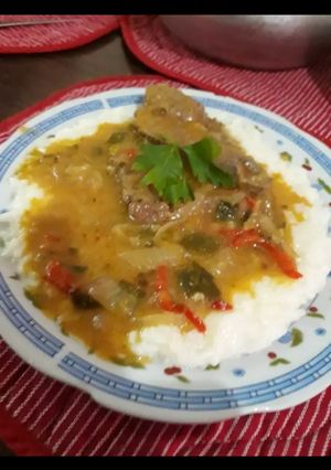 Una foto de Hígado con verduras (acompañado de arroz con queso)