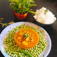 A picture of Peas potato curry (matar aloo ki sabji).