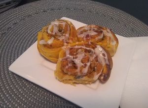 Una foto de Rollos de batata con pistacho y naranja
