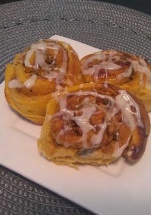 Una foto de Rollos de batata con pistacho y naranja