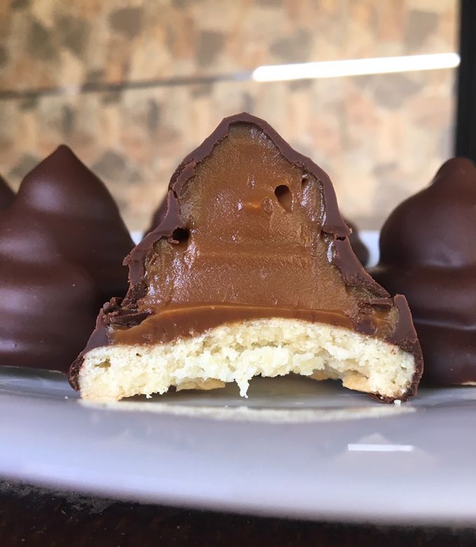 Una foto de Conitos de dulce de leche y chocolate