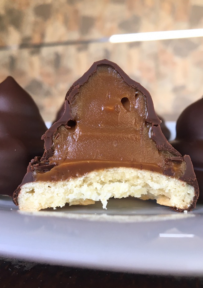 Una foto de Conitos de dulce de leche y chocolate