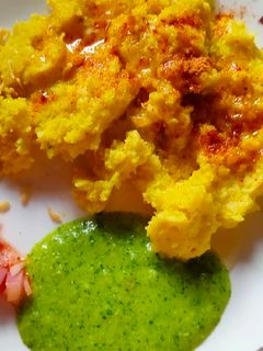 સુરતી લોચો (Surti Locho Recipe in Gujrati) રેસીપી મુખ્ય ફોટો