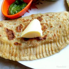 A picture of Pizza 🍕 parantha.