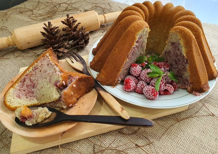 Cara Gampang Menyiapkan Raspberry Butter Cake Anti Gagal