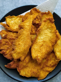 Una foto de Escalopines de pollo. Mi receta 100 chicos...👏👏👏